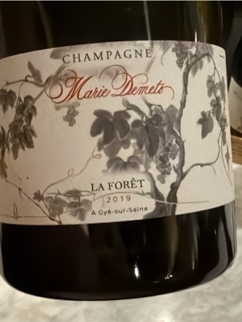 Marie Demets, Intransigeance, Champagne